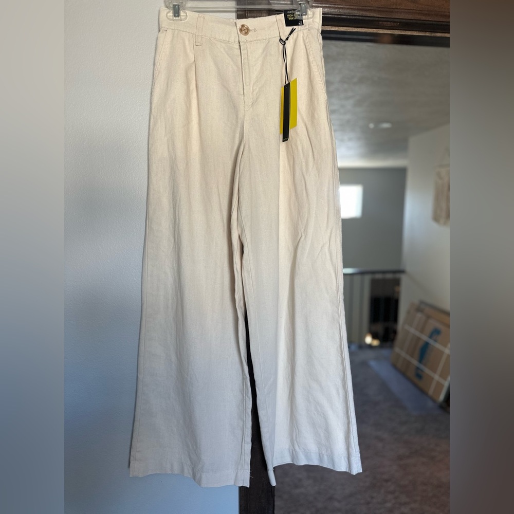 Cream colored trousers, breezy & lightweight, NWT